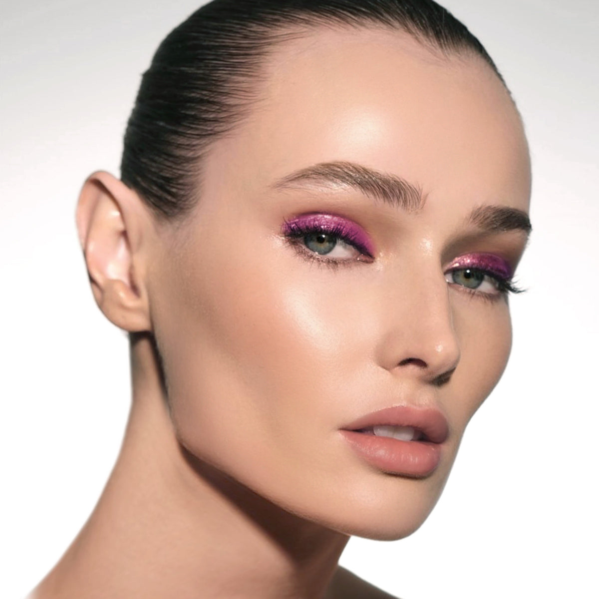 mattetrance-lipstick-hearts-desire-edition-04-04-20230215_pmg_face_bronzer_edit_anastasia_alex_look1_1x1_db7f5 MatteTrance™ Lipstick Heart's Desire Edition