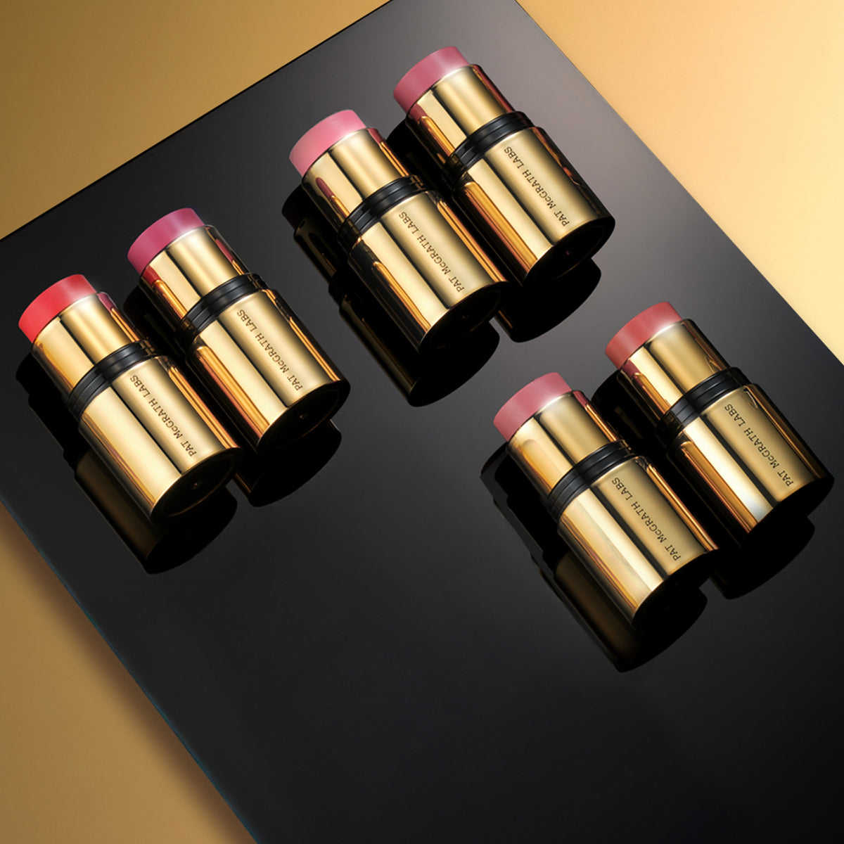 mini-divine-cream-blush-legendary-glow-color-balm-duo-08-08-PMG_HOL25_PDP_Editorial Mini Divine Cream Blush: Legendary Glow Color Balm Duo